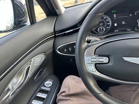 Used 2024 Genesis GV70 2.5T w/ Advanced Package image 40