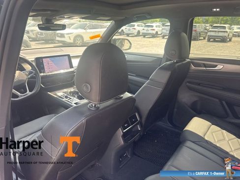 Used 2025 Volkswagen Atlas Cross Sport SE w/ Panoramic Sunroof Package AWD/4WD image 11