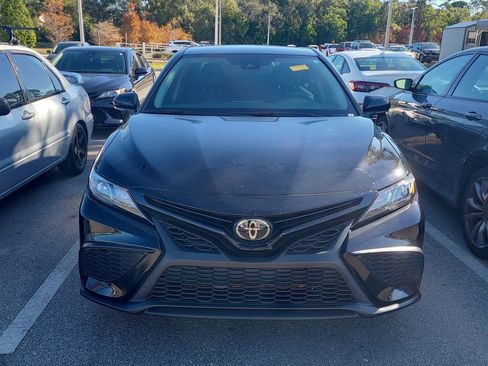 Used 2023 Toyota Camry SE image 4