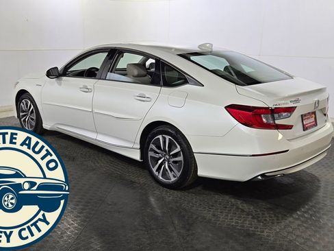 Used 2018 Honda Accord Touring image 7