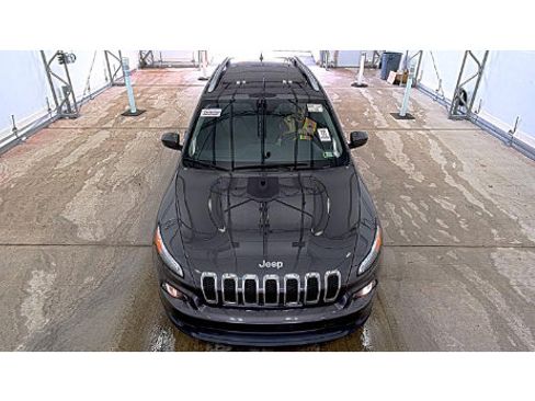 Used 2016 Jeep Cherokee Latitude w/ Comfort/Convenience Group AWD/4WD image 2