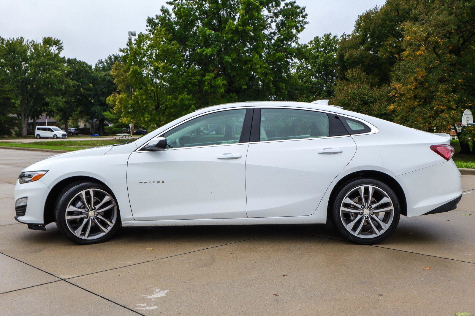 Used 2024 Chevrolet Malibu LT FWD image 4