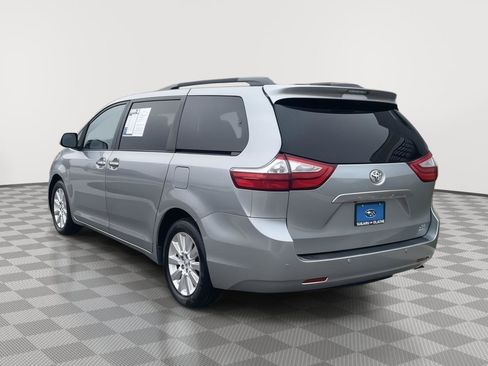 Used 2015 Toyota Sienna XLE Premium image 5