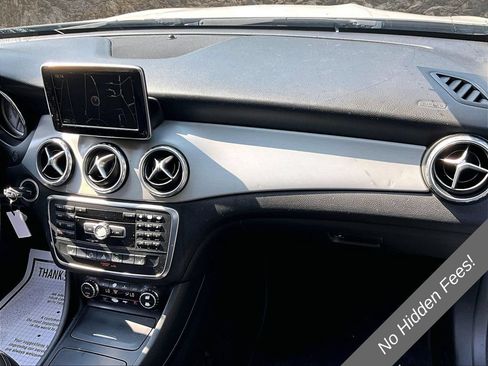 Used 2015 Mercedes-Benz GLA 250 image 10
