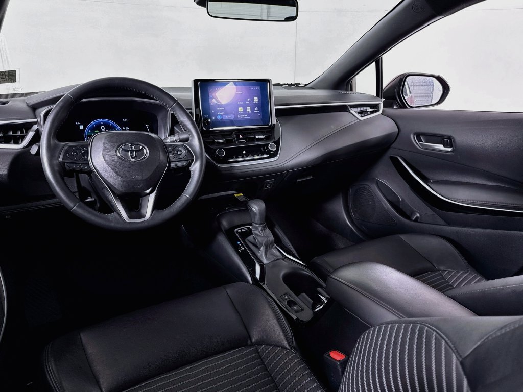 Used 2024 Toyota Corolla XSE FWD image 28