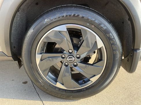 Certified 2024 Nissan Rogue SV w/ SV Premium Package image 18