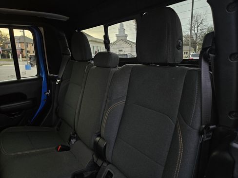 Used 2024 Jeep Gladiator Sport image 29