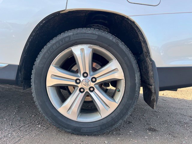 Used 2013 Toyota Highlander Limited AWD/4WD image 13