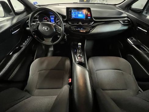 Used 2018 Toyota C-HR XLE FWD image 17