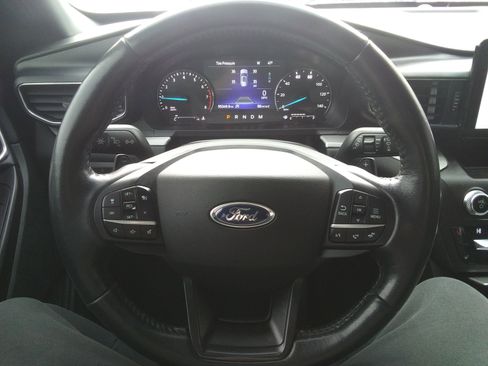 Used 2020 Ford Explorer XLT w/ Equipment Group 202A image 14