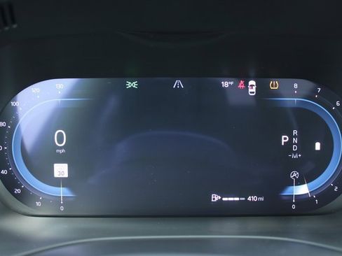 Used 2025 Volvo XC60 B5 Plus image 27