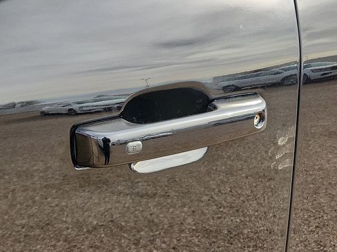 Used 2025 Ford F250 King Ranch w/ FX4 Off-Road Package image 6