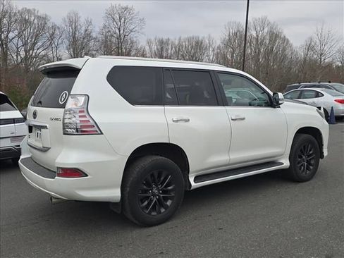 Used 2022 Lexus GX 460 Premium image 3