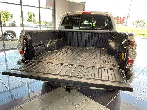 Used 2013 Toyota Tacoma 4x4 Double Cab w/ TRD Sport Pkg image 5