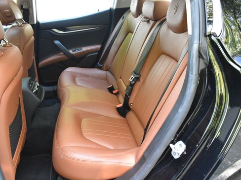 Used 2020 Maserati Ghibli RWD image 23