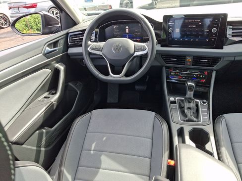 Certified 2026 Volkswagen Jetta SE FWD image 10