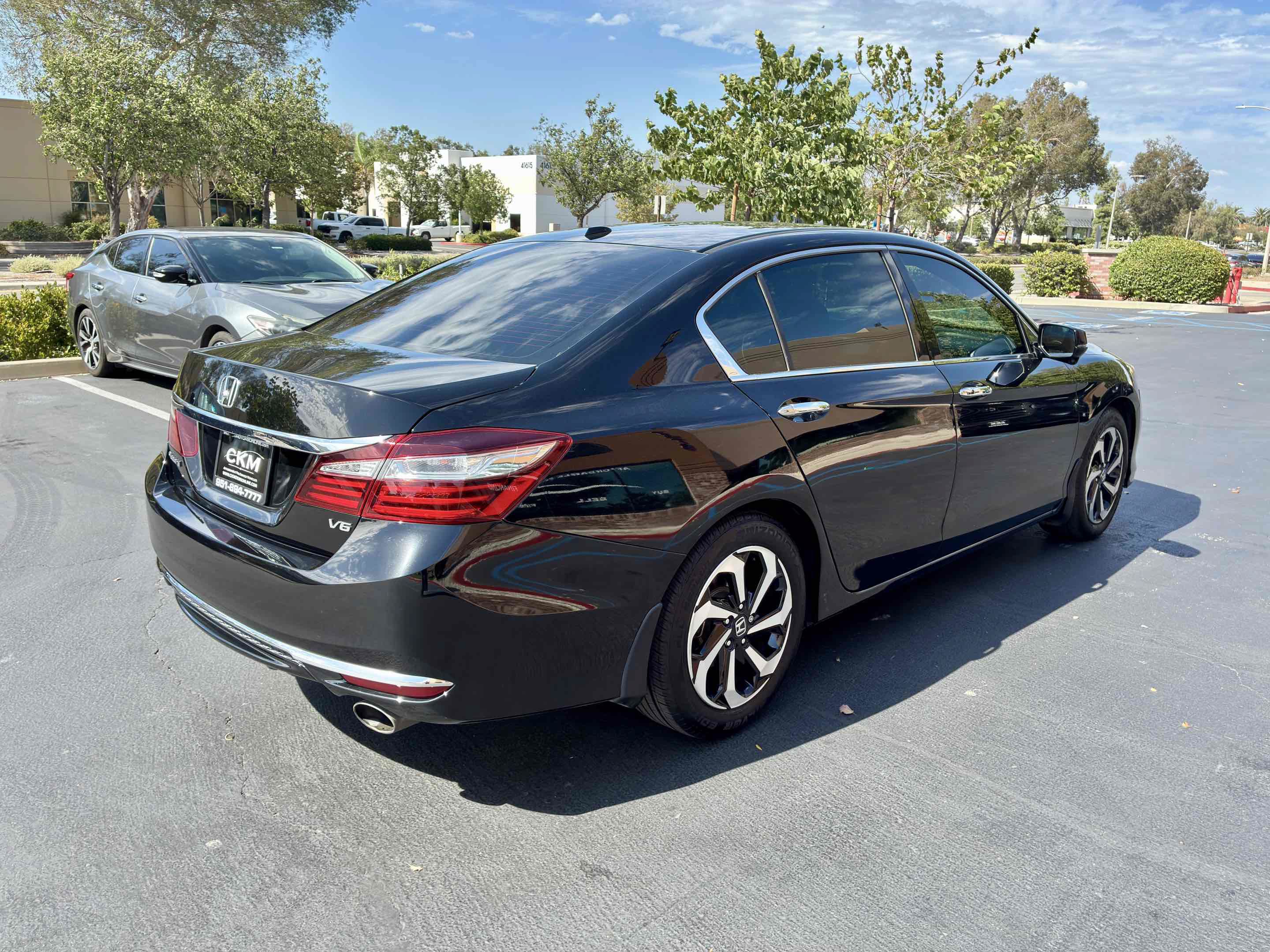 Used 2017 Honda Accord EX-L image 8