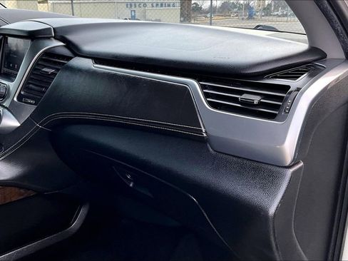 Used 2015 Chevrolet Suburban LT image 20