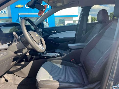 Used 2026 Chevrolet Trax LT w/ Driver Confidence Package FWD image 17
