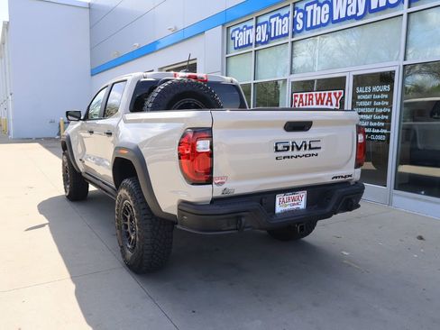 New 2026 GMC Canyon AT4X w/ AT4X AEV Edition AWD/4WD image 8