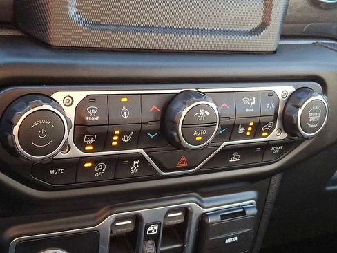 Used 2021 Jeep Wrangler Unlimited Sport image 15