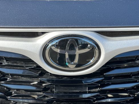 Used 2023 Toyota Highlander XLE image 50