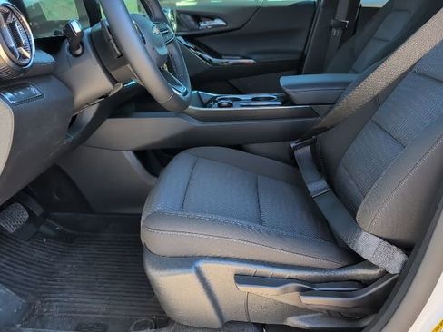 New 2026 Chevrolet Equinox LT w/ Safety and Technology Package FWD image 11