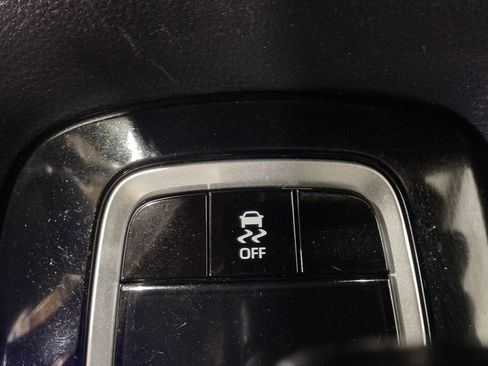 Used 2023 Toyota Corolla LE image 12