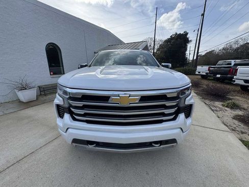 Used 2023 Chevrolet Silverado 1500 High Country w/ High Country Premium Package image 3