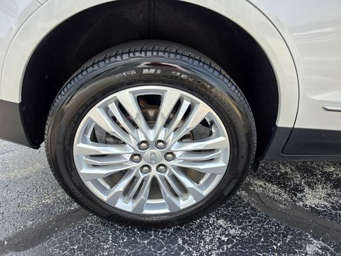 Used 2017 Cadillac XT5 Premium Luxury AWD/4WD image 16