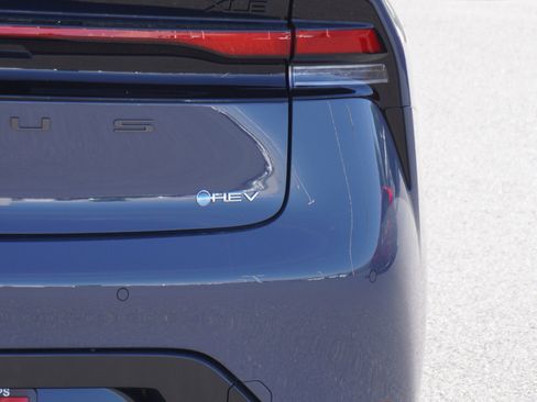 New 2026 Toyota Prius XLE image 10