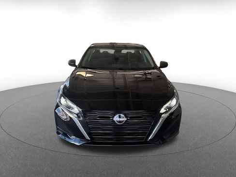 Used 2025 Nissan Altima 2.5 SV FWD image 5