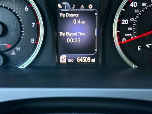 Used 2016 Toyota Camry SE w/ Moonroof Package FWD image 17