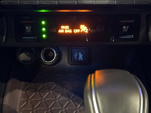 Used 2025 Toyota RAV4 Limited FWD image 78