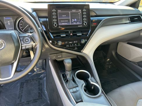 Used 2022 Toyota Camry LE image 28