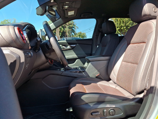 Used 2025 Chevrolet Blazer RS FWD image 13