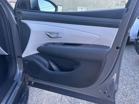 Used 2025 Hyundai Tucson Limited image 23