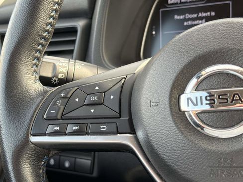 Used 2022 Nissan Leaf SV image 12