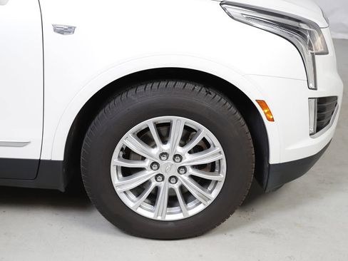 Used 2018 Cadillac XT5 AWD image 5
