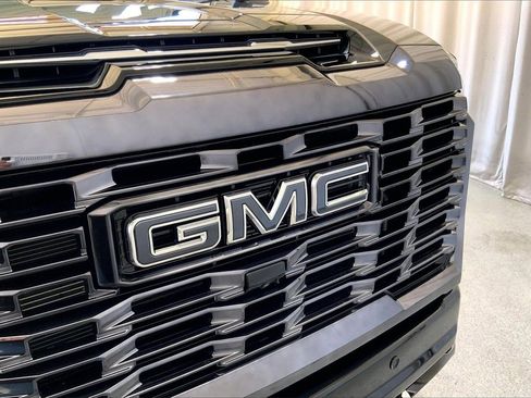 Used 2024 GMC Sierra 3500 Denali Ultimate image 30