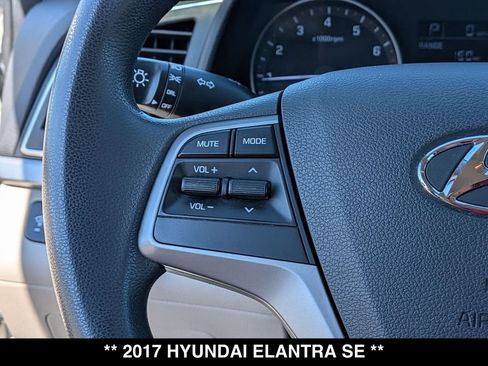 Used 2017 Hyundai Elantra SE FWD image 4
