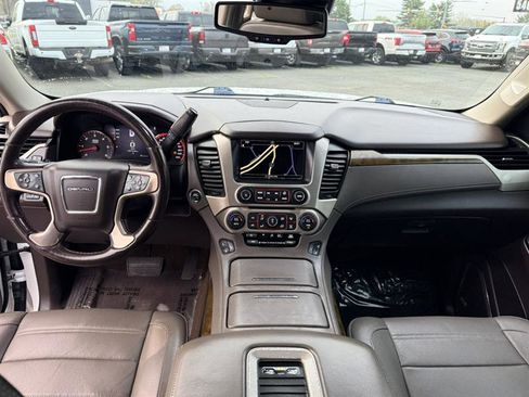 Used 2016 GMC Yukon XL Denali w/ Open Road Package AWD/4WD image 27