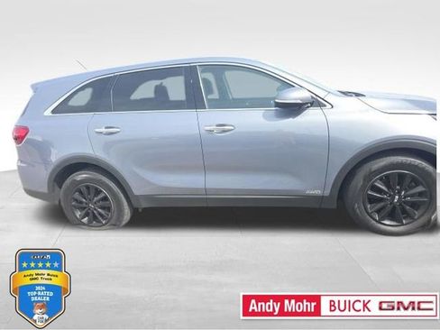 Used 2020 Kia Sorento LX image 1