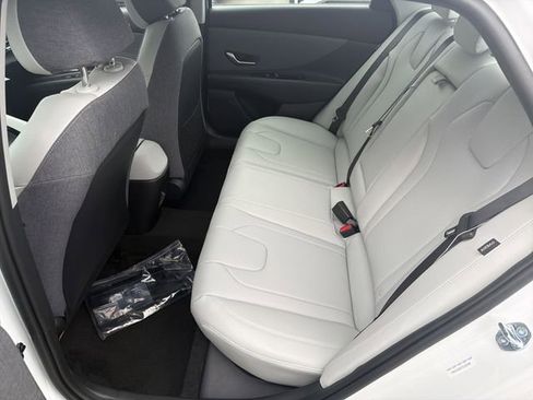 New 2026 Hyundai Elantra Limited image 21