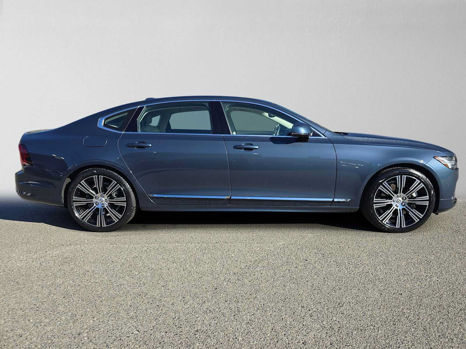 Certified 2024 Volvo S90 T8 Ultimate AWD/4WD image 3