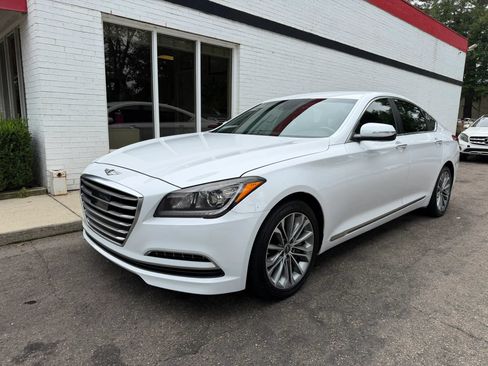 Used 2017 Genesis G80 3.8 RWD image 2