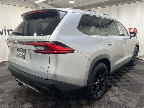 Used 2024 Toyota Grand Highlander AWD image 8