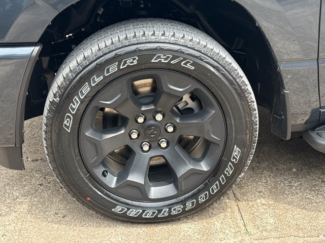 New 2026 RAM 1500 Express AWD/4WD image 11