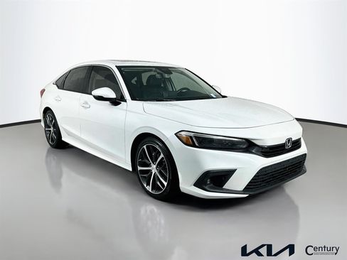 Used 2023 Honda Civic Touring image 3