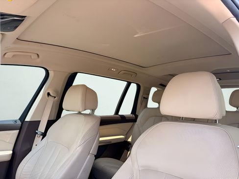 Used 2019 BMW X7 xDrive40i w/ Premium Package AWD/4WD image 13